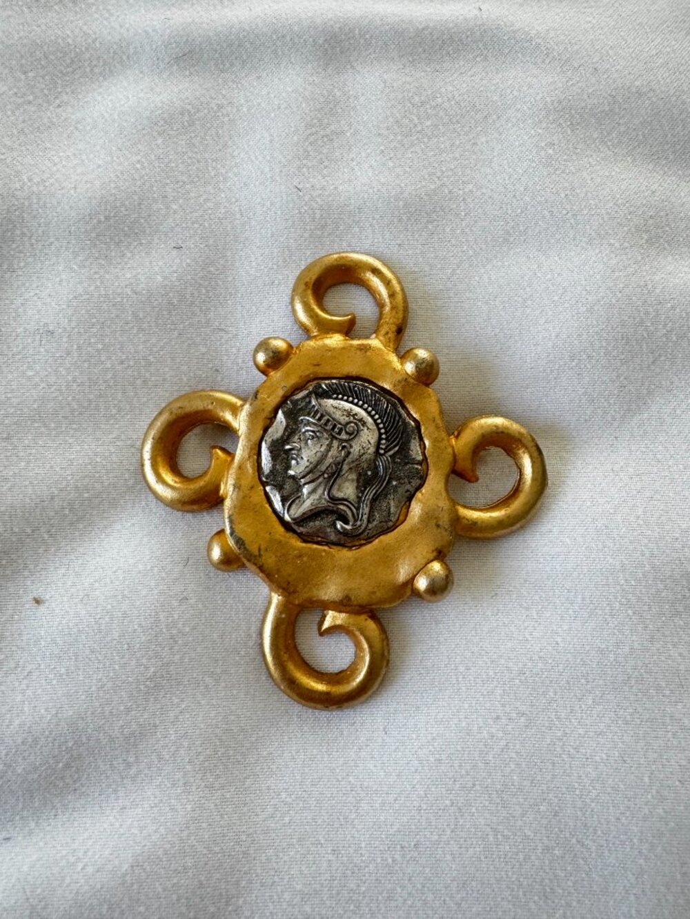 Vintage Large Gold Intaglio Roman Solider Cameo Coin Pendant Brooch Pin - Picture 3 of 7